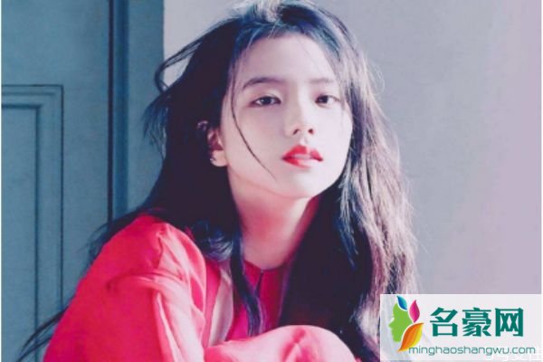 直男喜欢上女生的表现特征 和直男谈恋爱的感受