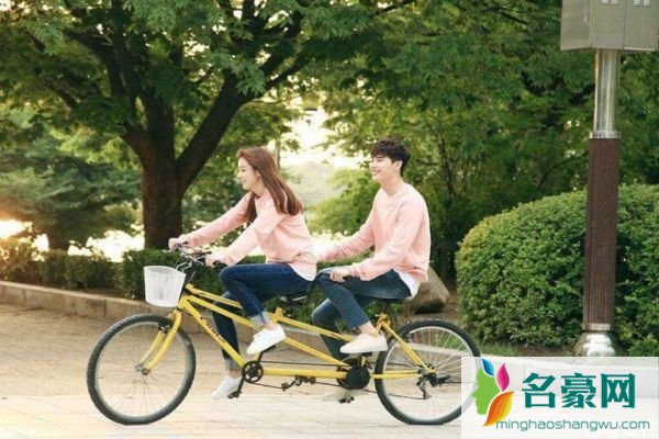 成熟男人喜欢单纯的女生吗 什么样男人喜欢清纯的女人