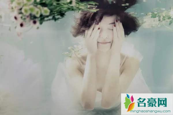 女生是不是忘不了初恋 忘记初恋的方法