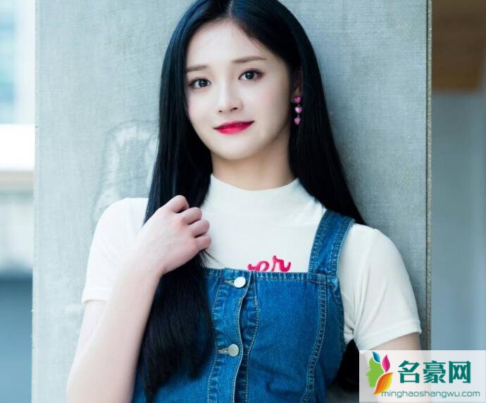 周洁琼的胸被蔡徐坤怎么了
