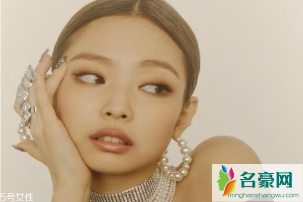 怎么判断女生想不想让我追她 有这五种表现还是趁早放弃