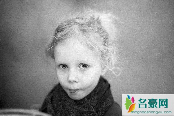 男生炫耀女友的心理 男生为什么炫耀女友 男生炫耀女友的心理 男生为什么炫耀女友