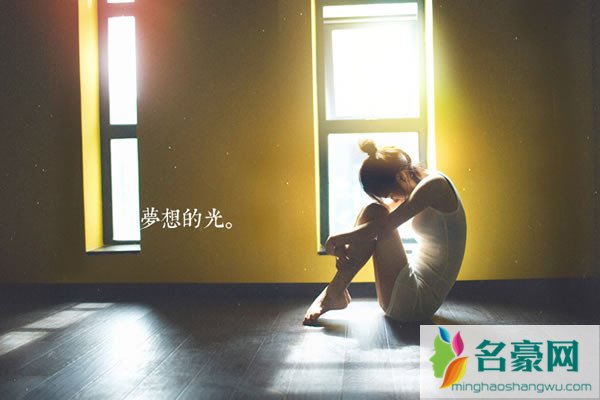 男生炫耀女友的心理 男生为什么炫耀女友 男生炫耀女友的心理 男生为什么炫耀女友