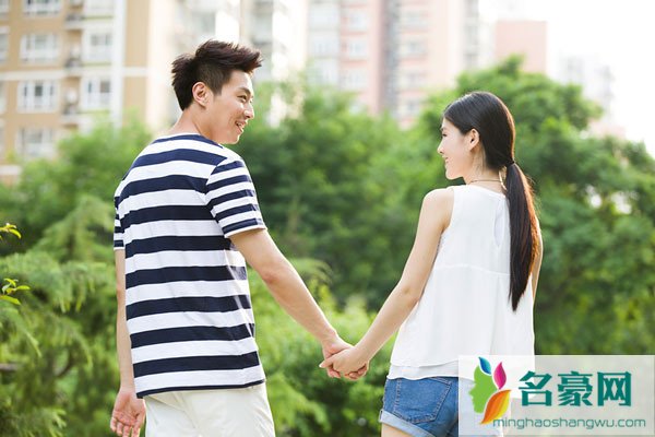 在乎你感受的人是爱你吗 要和不在乎你感受的人在一起吗