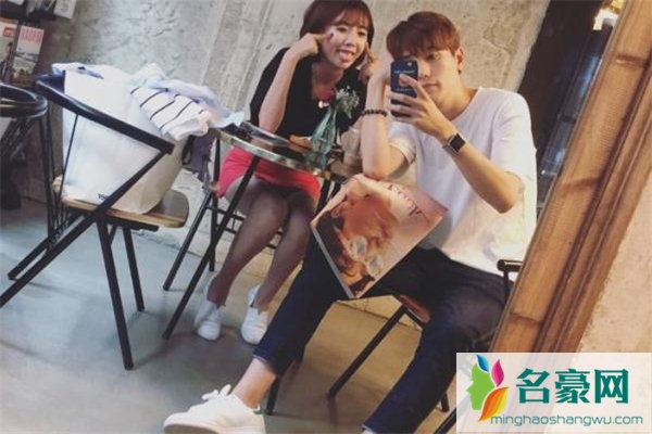女生说尴尬怎么回复 女生说尴尬是什么意思