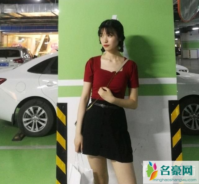 夏季扎什么发型既凉爽又好看_女生清爽的日常扎发