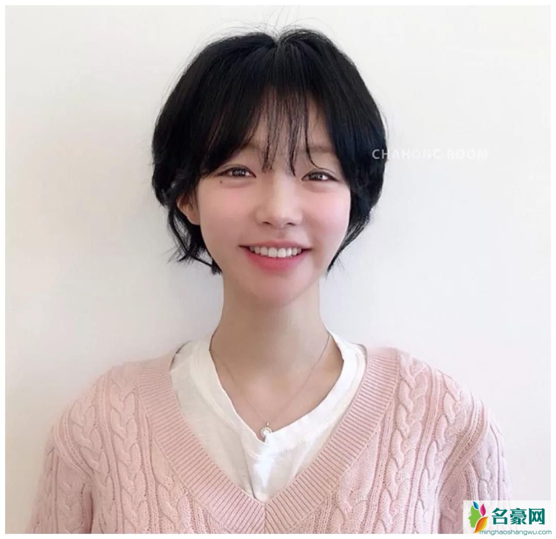名豪网女发型图片_最美的减龄女生超短发发型图片10