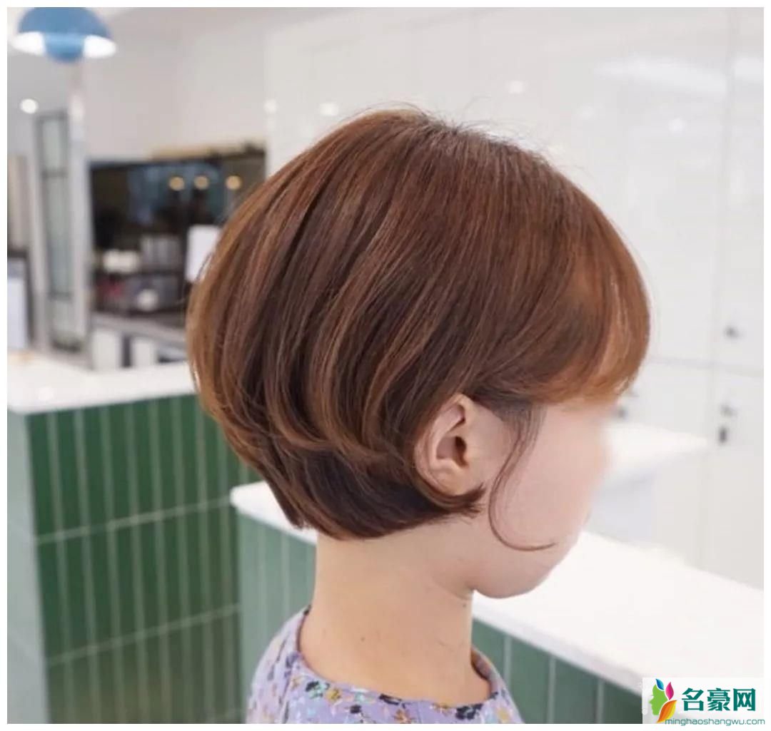 名豪网女发型图片_最美的减龄女生超短发发型图片47