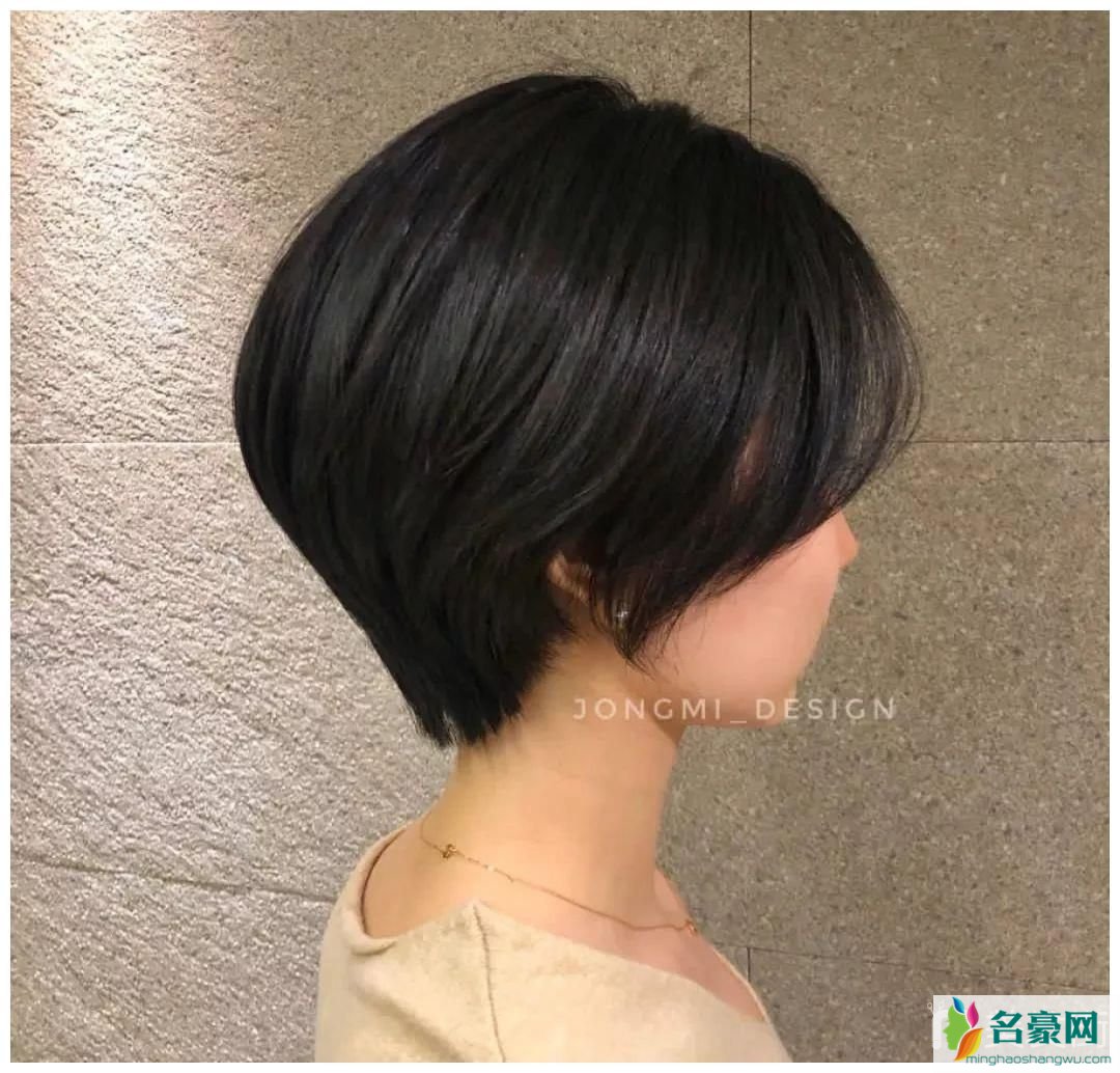 名豪网女发型图片_最美的减龄女生超短发发型图片37