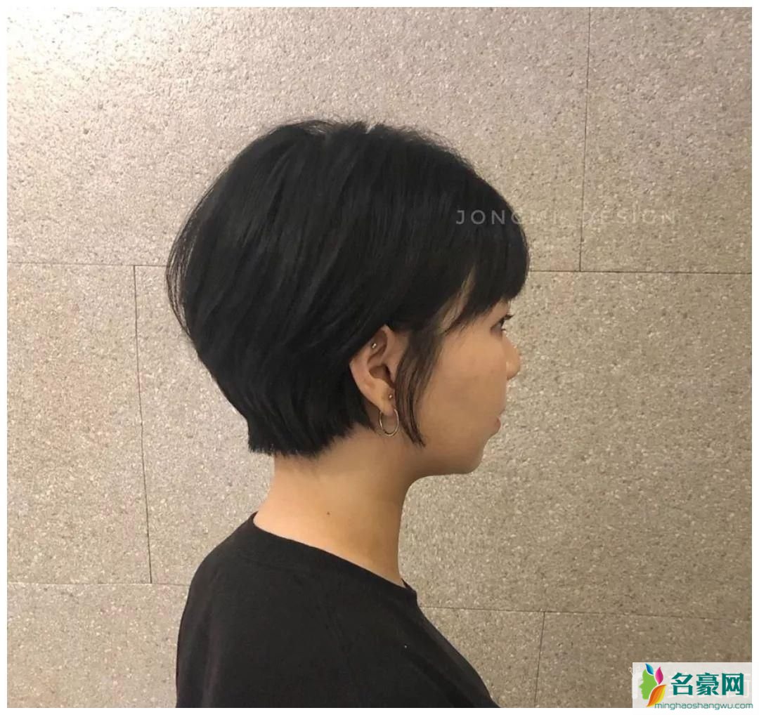 名豪网女发型图片_最美的减龄女生超短发发型图片40