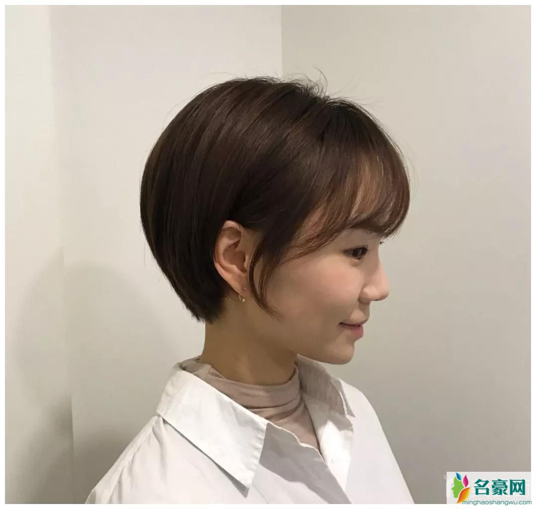 名豪网女发型图片_最美的减龄女生超短发发型图片42