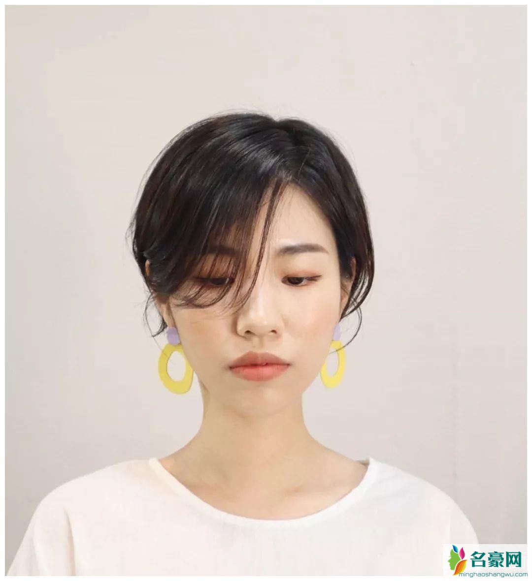 名豪网女发型图片_最美的减龄女生超短发发型图片19