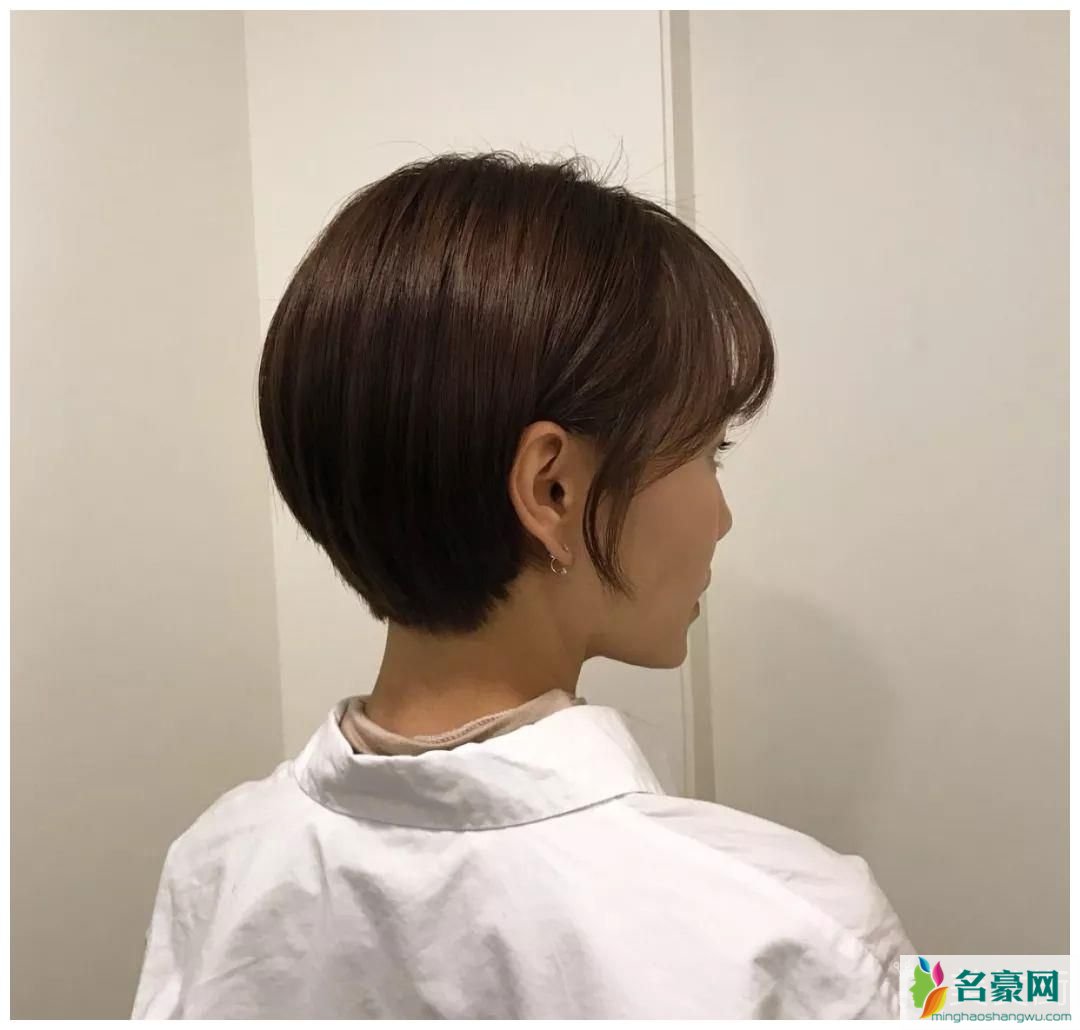 名豪网女发型图片_最美的减龄女生超短发发型图片42