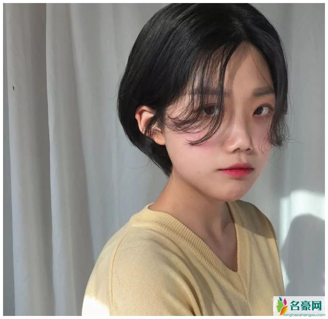 名豪网女发型图片_最美的减龄女生超短发发型图片23