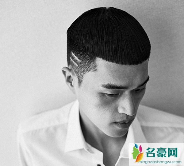 名豪网男士发型_潮男发型短发_两边剃光的最帅气发型图片17