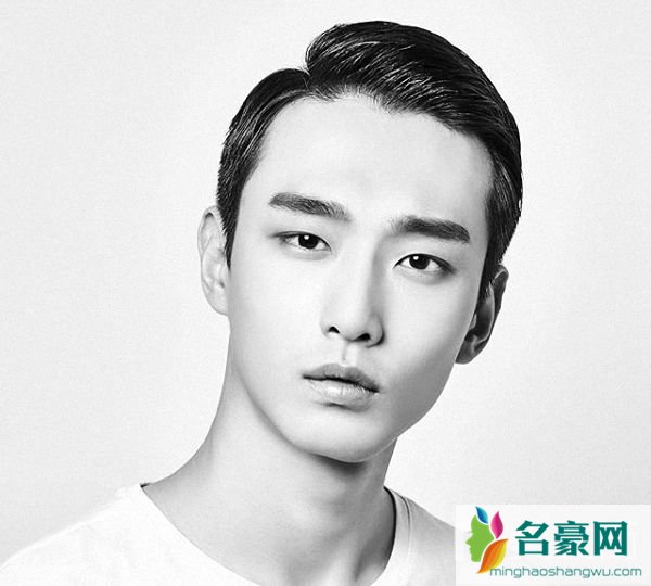 名豪网男士发型_潮男发型短发_两边剃光的最帅气发型图片8