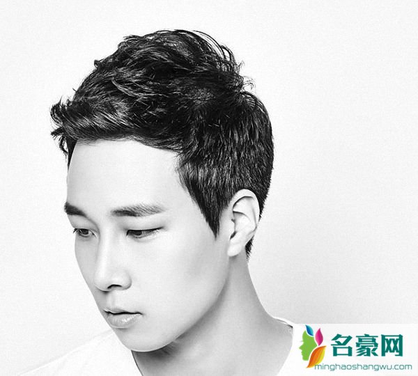 名豪网男士发型_潮男发型短发_两边剃光的最帅气发型图片6