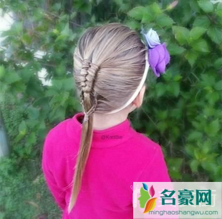 小女孩辫子100种图解_2019最新款幼儿园扎头发简单好看女童发型图片9
