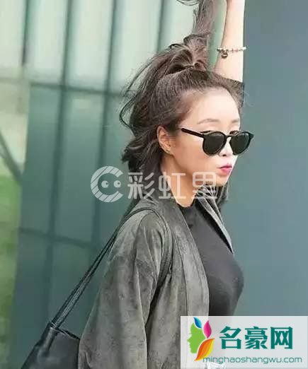 活力四射的高马尾