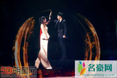 张杰谢娜夫妻同台 跨界歌王演唱天下
