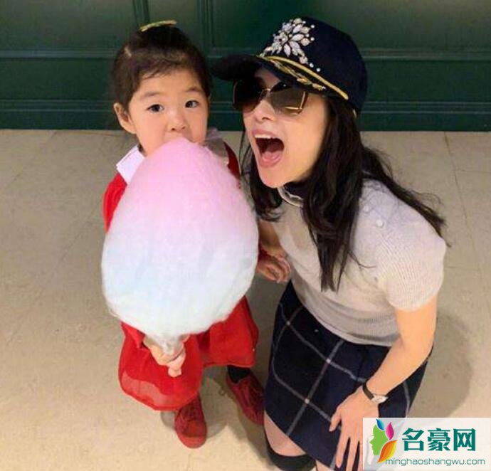 章子怡女儿醒醒