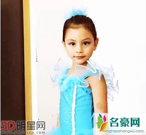 刘烨女儿芭蕾舞照片 网友大赞霓娜惊艳