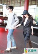 倪妮出门穿错井柏然衣服 两人机场紧张手都不会牵