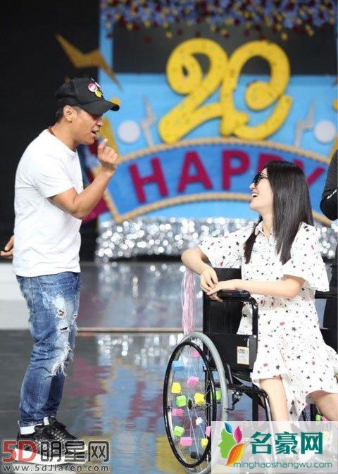 谢娜刚做完小手术就参加节目录制 被说怀孕无根据