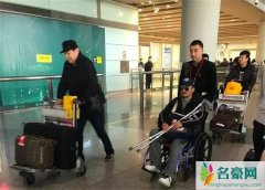 吴京坐轮椅现身疑是旧伤复发 吴京是因为因为什么