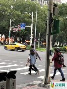 李亚鹏带女儿出游台湾 画面温馨让人羡慕