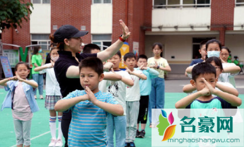 2021教师寒暑假取消是真的吗1