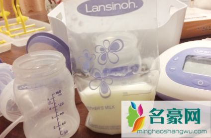 储奶袋可以和其他食物一起存放冰箱吗2