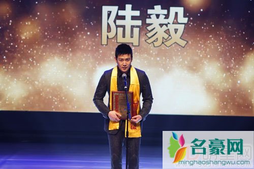 李易峰唐嫣得华鼎奖最佳 人民的名义全员出席