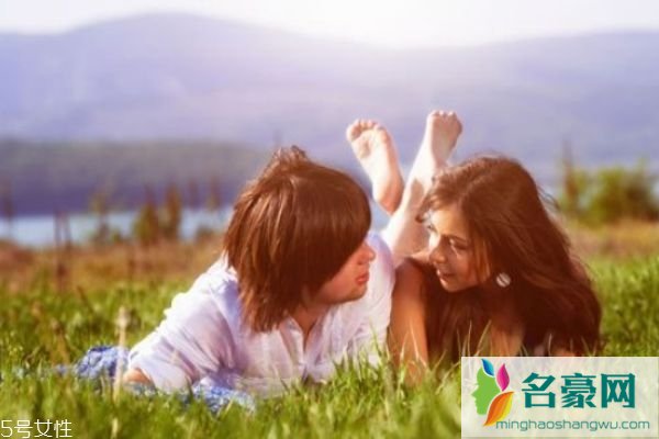 女生谈恋爱要点小伎俩 女生谈恋爱技巧