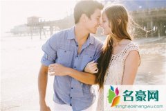 怎么一瞬间让男生心动？这几个动作能让男生瞬间心