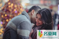 怎么跟喜欢的人聊天？你不主动我们怎么会有故事呢