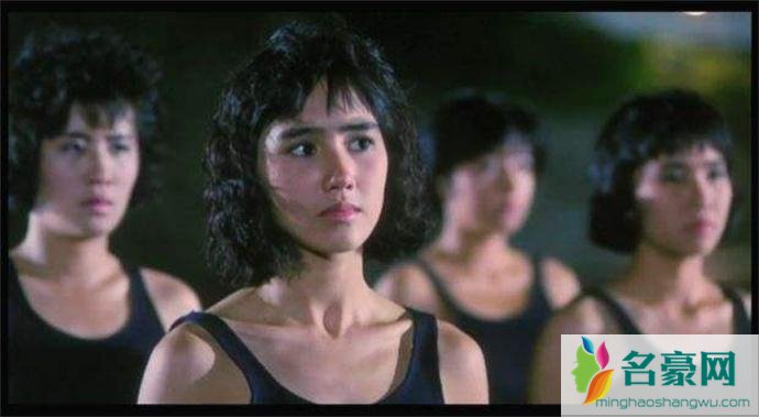 柏安妮在最火的时候退出演艺圈