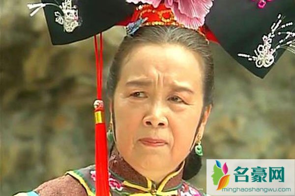 只知道林心如黑色露肩套装出彩 没想到还有福利彩蛋