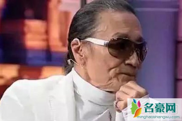 谢贤为什么总戴眼镜 就想问问:谢贤的墨镜是不是用电焊焊上去的?