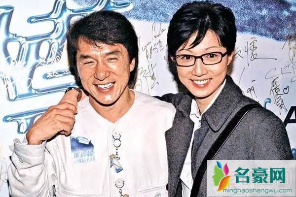 成龙给了吴绮莉一个亿 而林凤娇每天守着空房子老公有私生子还帮他说话
