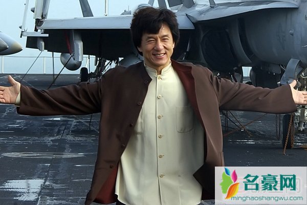 成龙给了吴绮莉一个亿 而林凤娇每天守着空房子老公有私生子还帮他说话