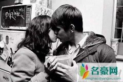男女朋友之间没有话题聊怎么办？找男生聊天开头说