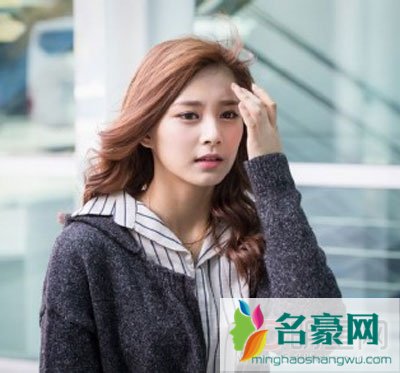 周子瑜事件是什么事 一个16岁的人装的一脸可怜相