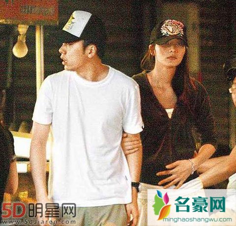 吴亚馨李宗瑞吃奶图 基本属于自愿毫无反抗