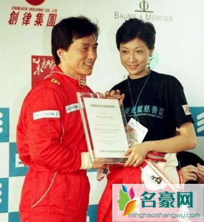 林凤娇看上成龙什么了?与吴绮莉比谁更漂亮 成龙与吴绮莉的事件+那么绝情的原因
