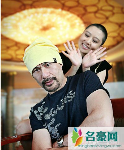 徐锦江老婆一直光头的原因揭秘 徐锦江跟她老婆怎么认识的