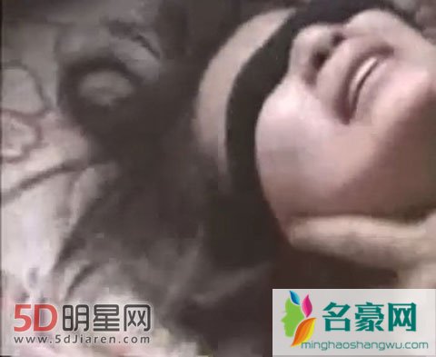 当年刘嘉玲被绑架被轮了图片 太残忍啦,视频里哭得好无助