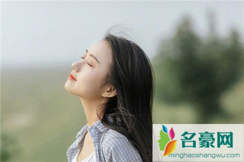 怎么样才能让男生主动追你