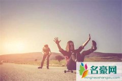 男女相互爱慕的表现！如果都有记得牢牢拴住了！