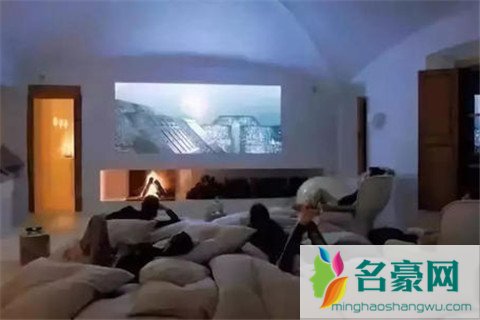 情侣约会在家玩什么好